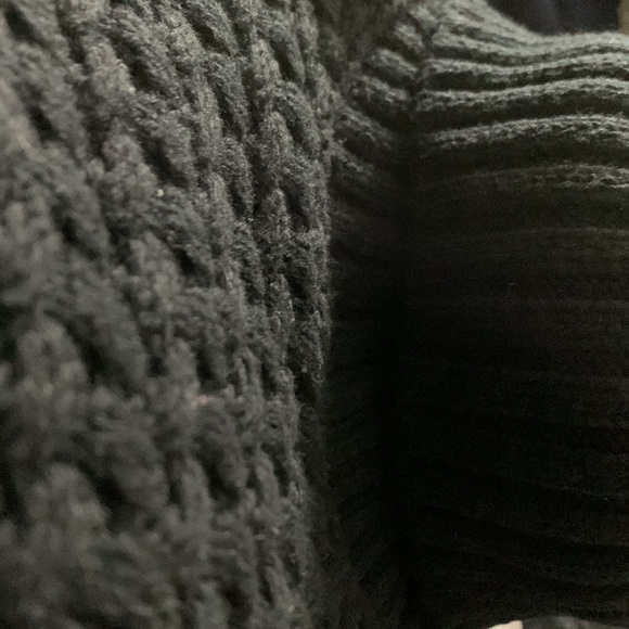 Aspen Kids Us S (7-8). Beautifully made sweater. Turtle neck. Never worn. - Picture 15 of 16